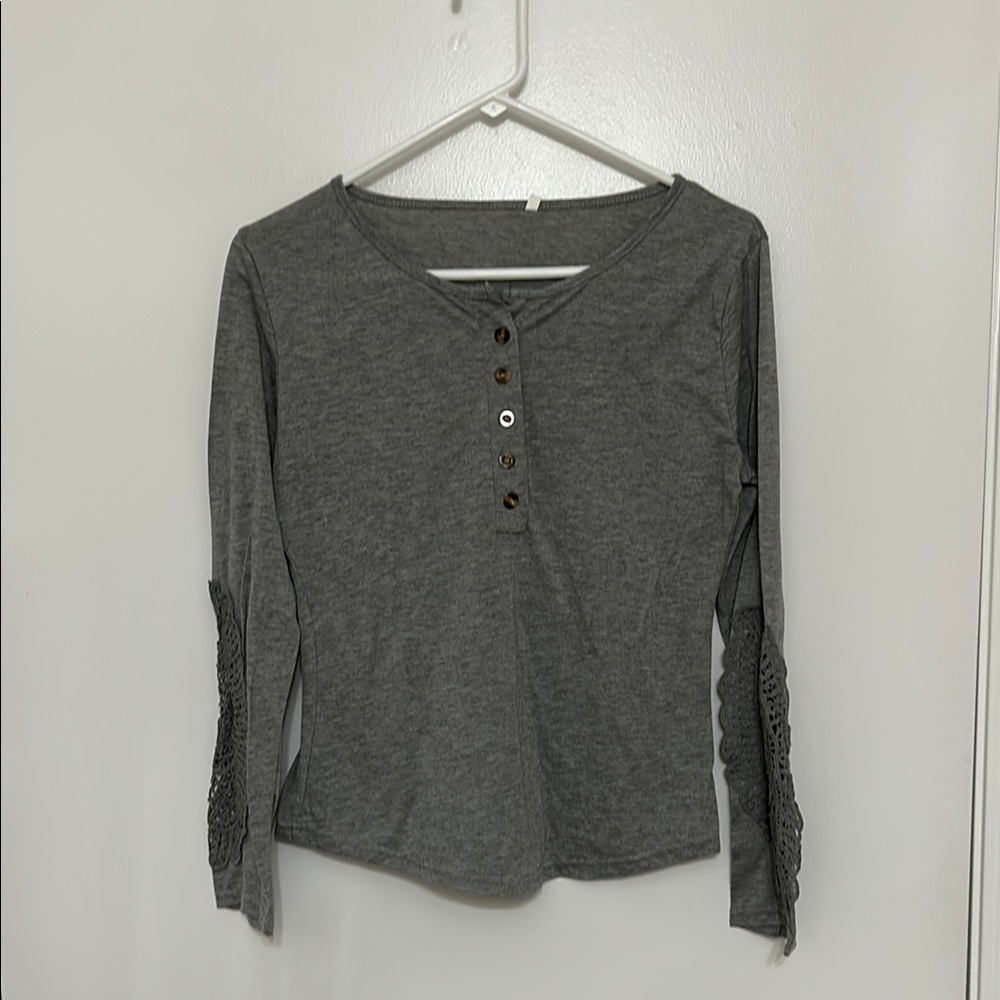 Gray Fitted Long Sleeve Buttoned Tee